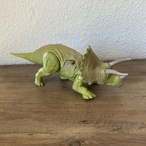 JURASSIC WORLD TRICERATOPS Battle Damage 8” Action Figure Mattel 2017